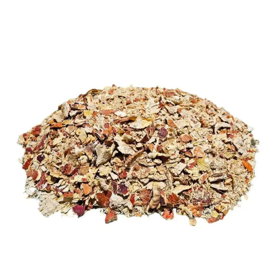 Fliegenpilz zerkleinert für praktische Dosierung und Anwendung. Fein geschnittener Roter Fliegenpilz, ideal für traditionelle Anwendungen.